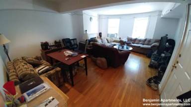 Main picture of 1742 Washington St