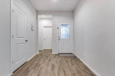 Main picture of 3315 Celestial Ln