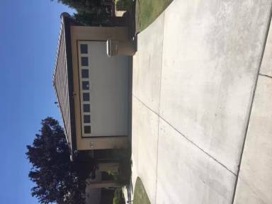 Main picture of 609 Shady Meadow Ct