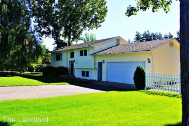 Main picture of 163 N Riding Rd