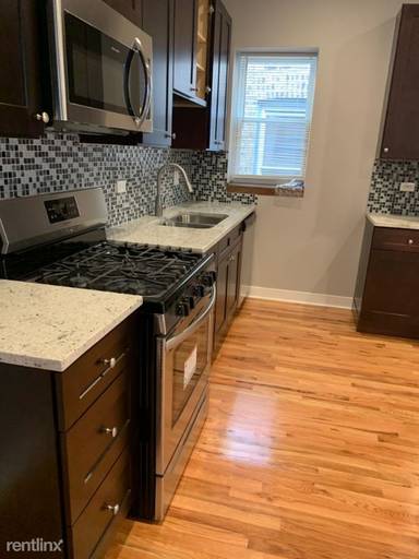 Main picture of 1923 W Montrose Ave