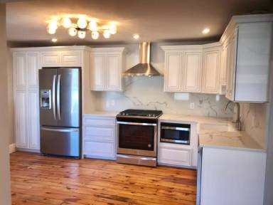 Main picture of 140 Clark St