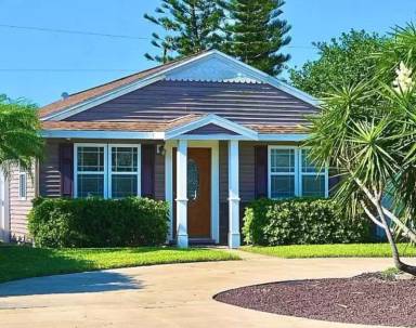 Main picture of 674 97th Ave N