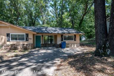 Main picture of 714 NW 20th St