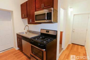 Main picture of 2556 W Armitage Ave