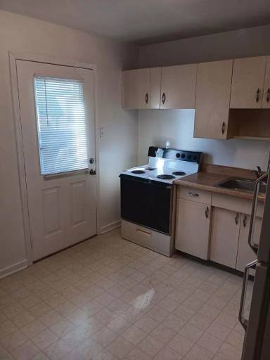 Main picture of 2406 SW Buchanan St