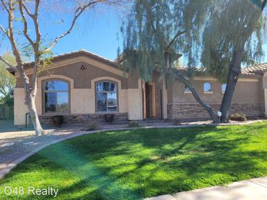 Main picture of 633 S Parkcrest St