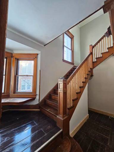 Main picture of 2109 Roosevelt St