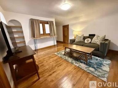 Main picture of 718 34th St