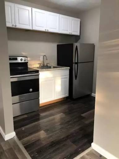 Main picture of 7919 Lake Ave