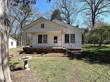 Main picture of 905 Sweetbriar St