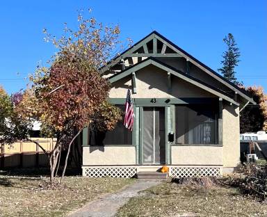 Main picture of 43 Pine Ave