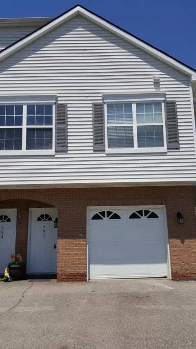 Main picture of 792 Olde English Cir