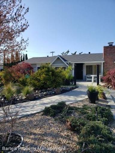 Main picture of 2503 Doidge Ave