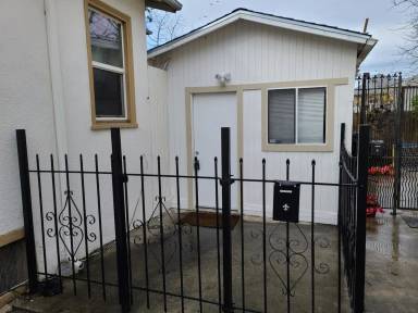 Main picture of 1074 48th St