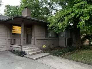 Main picture of 4019 S Vandalia Ave