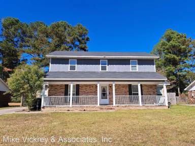 Main picture of 2811 Butler Manor Dr