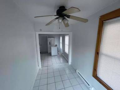 Main picture of 47 Lens St