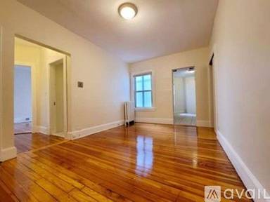Main picture of 132 Oxford St