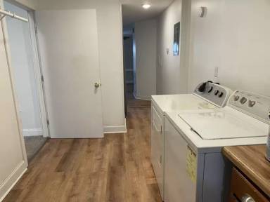 Main picture of 723 W Light St