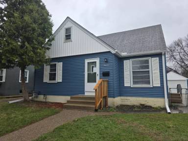 Main picture of 3439 Cleveland St NE