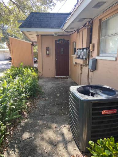 Main picture of 405 1st Ave NE
