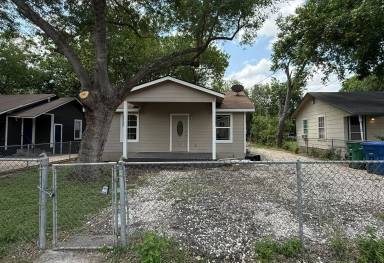 Main picture of 520 W Mayfield Blvd