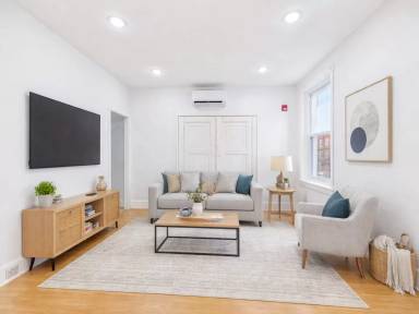 Main picture of 2942 W Girard Ave