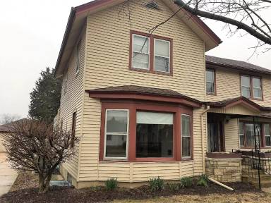 Main picture of 202 N Center St