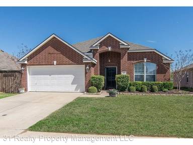 Main picture of 900 Piedmont Dr