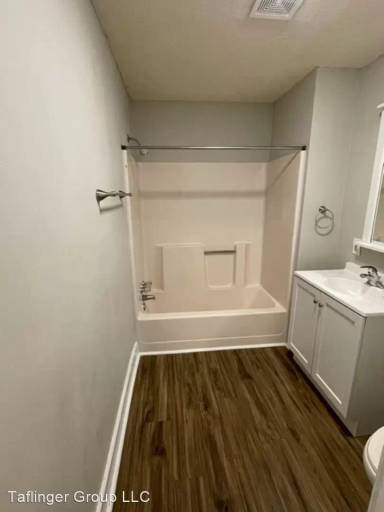 Main picture of 801 W Main St