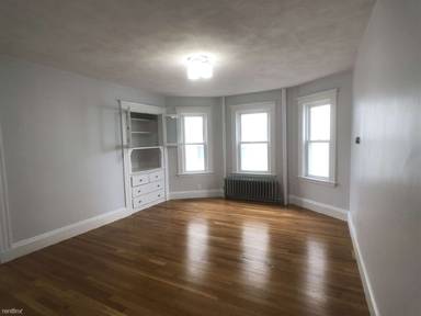 Main picture of 10 Norseman Ave