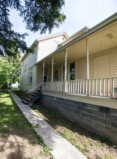 Main picture of 1409 Iron St