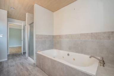 Main picture of 460 Propspect Hil Rd
