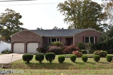 Main picture of 103 Harris Grove Ln