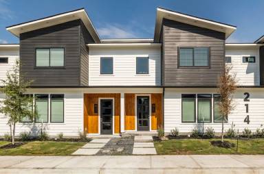 Main picture of 214 Lynn Dr