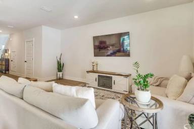 Main picture of 1663 Iroquois Ct