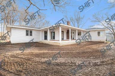 Main picture of 4577 E Shore Dr