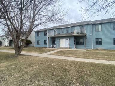 Main picture of 85 Center St