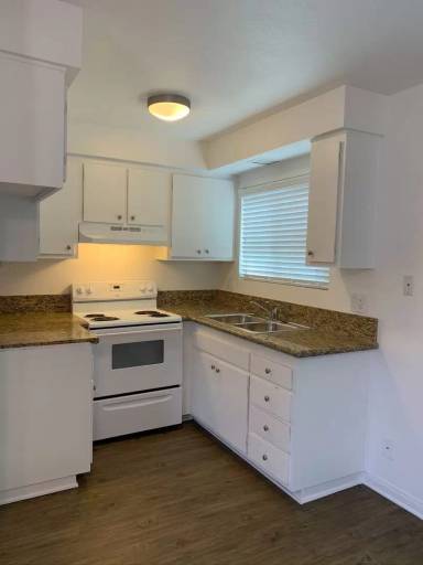 Main picture of 393 Magnolia Ave