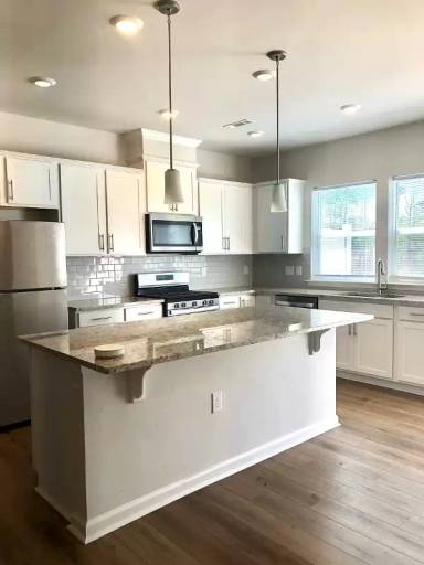 Main picture of 805 Falls Grove Trl