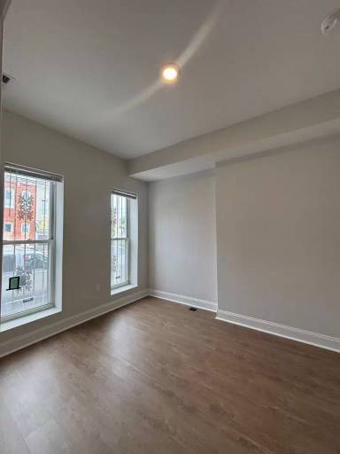 Main picture of 1707 E Federal St
