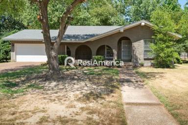 Main picture of 3220 Drayton Woods Dr