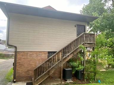 Main picture of 810 1/2 Fleming St