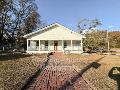 Main picture of 413 E Donaldson Ave