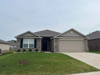 Main picture of 1419 Onyx St