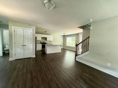 Main picture of 2760 Fleetwood Dr
