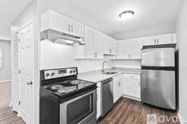 Main picture of 915 Woodland Trl SE