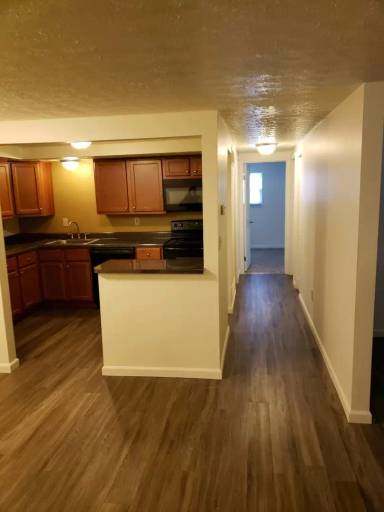 Main picture of Royal Manor Apartments