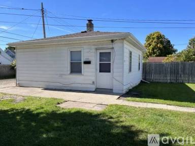 Main picture of 111 W 10th St
